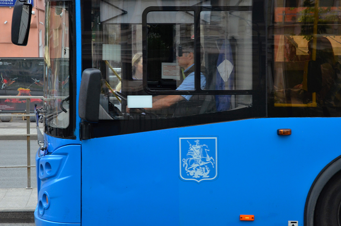 Свыше 60 тысяч пассажиров перевезли заказные автобусы