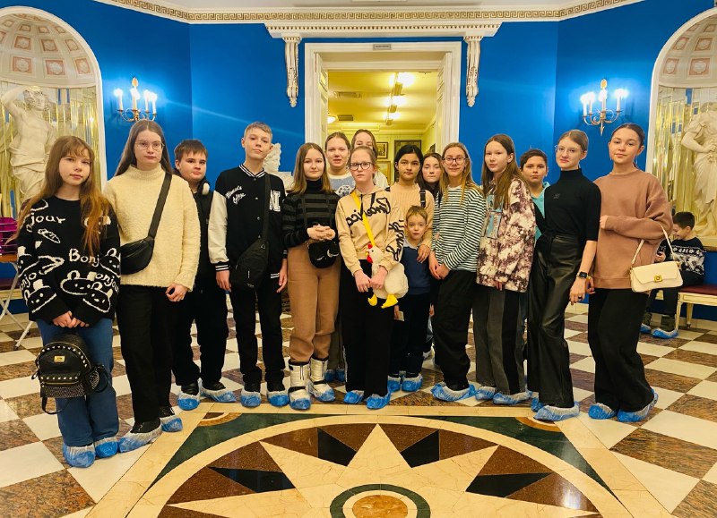 Ученики гимназии посетили галерею народного художника СССР