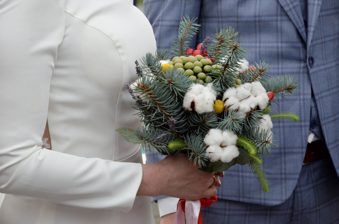 Более 800 пар поженится в красивую дату