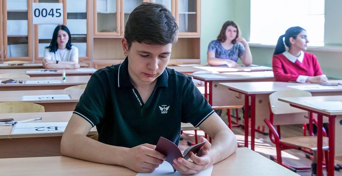 Ученики школ Москвы сдадут ЕГЭ в июле